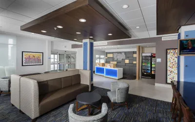 Photo 3 - Holiday Inn Express & Suites West Des Moines - Jordan Creek by IHG