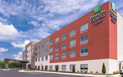 Photo 2 - Holiday Inn Express & Suites Farmville by IHG