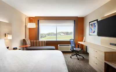 Photo 3 - Holiday Inn Express & Suites Farmville by IHG