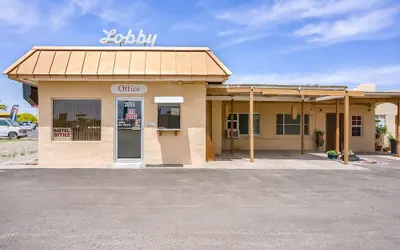 Photo 3 - OYO Hotel Yuma AZ - I-8/US-95
