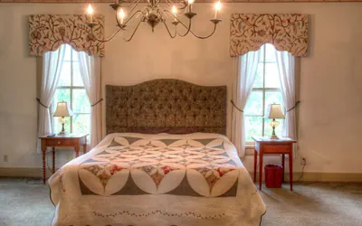 Photo 5 - Emma's Bed and Breakfast