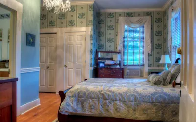Photo 3 - Emma's Bed and Breakfast