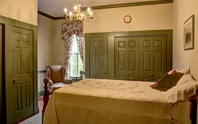 Photo 4 - Emma's Bed and Breakfast
