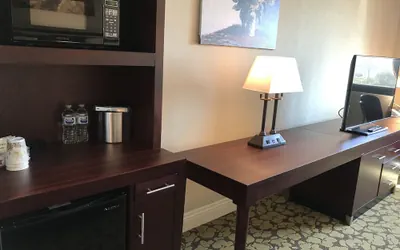 Photo 4 - Holiday Inn El Monte - Los Angeles by IHG