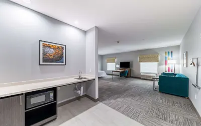 Photo 4 - Hampton Inn & Suites Pryor