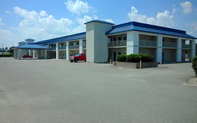 Photo 2 - Americas Best Value Inn Kinston