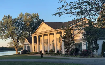 Photo 2 - The B & B at Queenslake