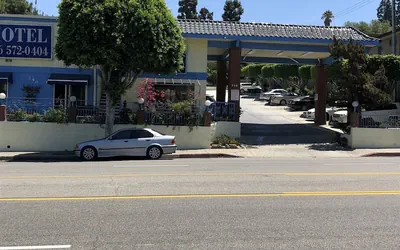 Photo 2 - Kings Lodge Motel