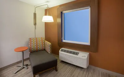 Photo 3 - Holiday Inn Express & Suites Atlanta N - Woodstock by IHG