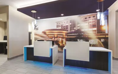 Photo 4 - La Quinta Inn & Suites by Wyndham Terre Haute
