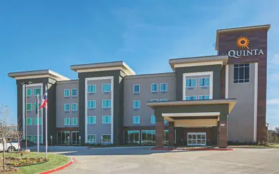 Photo 2 - La Quinta Inn & Suites by Wyndham Dallas - Wylie