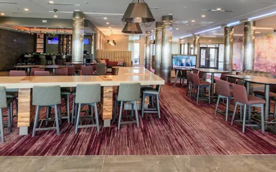 Photo 2 - Courtyard by Marriott Lake Jackson