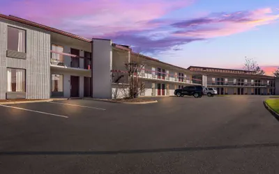 Red Roof Inn & Suites Monroe, NC