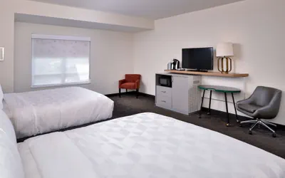 Photo 3 - Holiday Inn & Suites Farmington Hills - Detroit NW by IHG