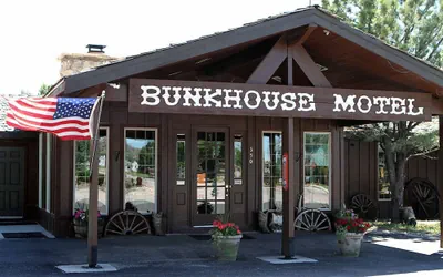 Photo 2 - Bunkhouse Motel