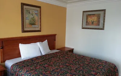 Photo 4 - Flamingo Inn Long Beach