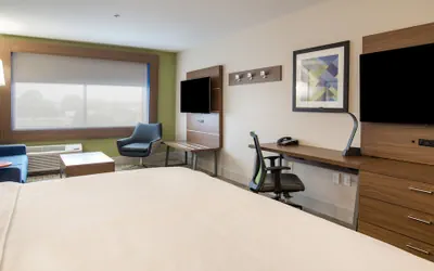 Photo 3 - Holiday Inn Express & Suites Racine by IHG