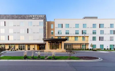 Photo 2 - Courtyard by Marriott St Paul Woodbury