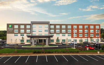Holiday Inn Express & Suites Gainesville - Lake Lanier Area by IHG