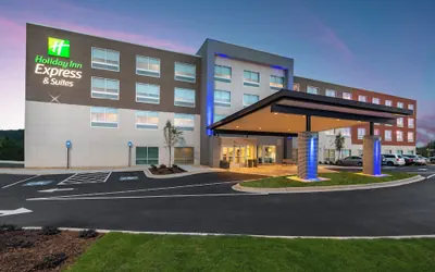 Photo 2 - Holiday Inn Express & Suites Gainesville - Lake Lanier Area by IHG