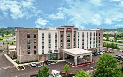 Photo 2 - Hampton Inn & Suites Nashville/Goodlettsville