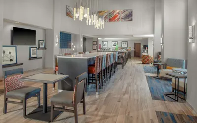 Photo 4 - Hampton Inn & Suites Chicago-Burr Ridge