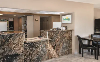 Photo 3 - Econo Lodge Inn & Suites Yuma