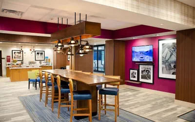 Photo 4 - Hampton Inn Lebanon