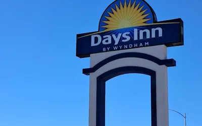 Photo 2 - Days Inn by Wyndham Safford, AZ