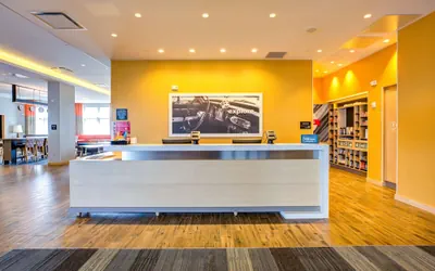 Photo 4 - Hampton Inn & Suites Boston/Waltham
