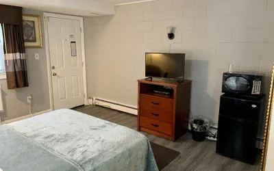 Photo 4 - Hill Top Motel