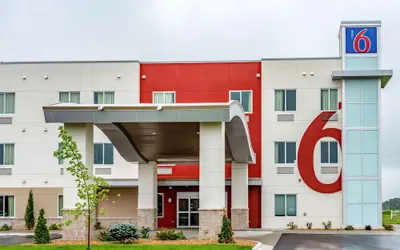 Photo 2 - Motel 6 Mankato, MN