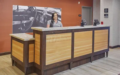 Photo 5 - Hampton Inn & Suites Roseburg