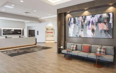 Photo 3 - Hampton Inn & Suites Phoenix Downtown