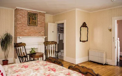 Photo 5 - Springside Inn