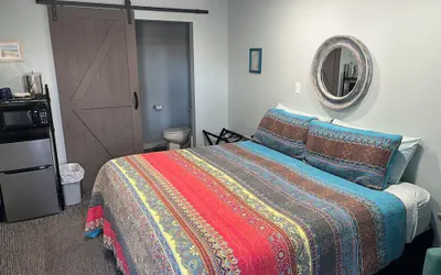 Photo 4 - The Monarch Motel