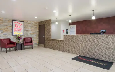 Photo 3 - Red Roof Inn PLUS+ Fort Worth - Burleson