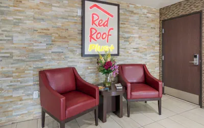 Photo 4 - Red Roof Inn PLUS+ Fort Worth - Burleson