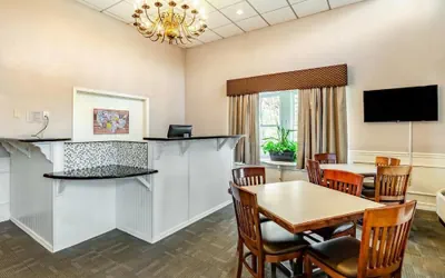 Photo 3 - Radford Inn