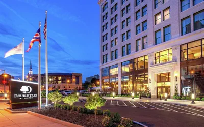 Photo 2 - DoubleTree by Hilton Youngstown Downtown