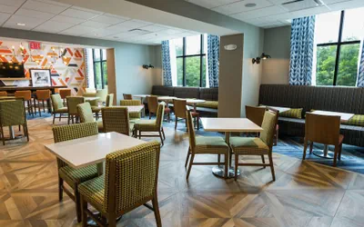 Photo 4 - Hampton Inn Cumberland