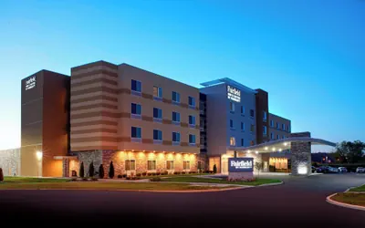 Photo 2 - Fairfield Inn & Suites by Marriott Columbus, IN