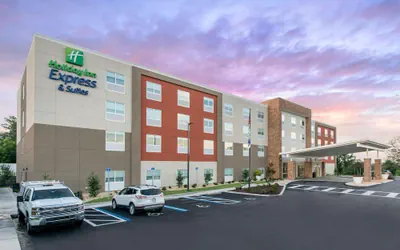 Photo 2 - Holiday Inn Express & Suites Alachua - Gainesville Area by IHG