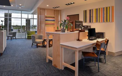 Photo 3 - Holiday Inn Express & Suites Alachua - Gainesville Area by IHG