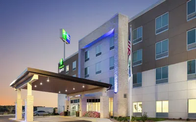 Photo 2 - Holiday Inn Express Calhoun South by IHG