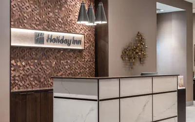 Photo 3 - Holiday Inn Boston Logan Airport - Chelsea by IHG