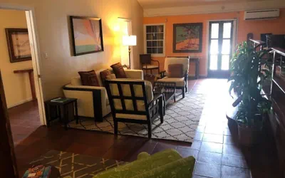 Photo 2 - The Landmark Apartment