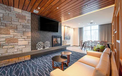 Photo 2 - Fairfield Inn & Suites by Marriott Duluth Waterfront
