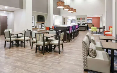 Photo 3 - Hampton Inn & Suites Overland Park South