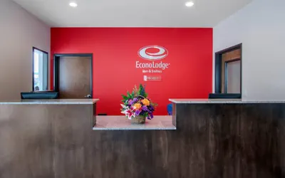 Photo 3 - Econo Lodge Inn & Suites Springfield Main Street